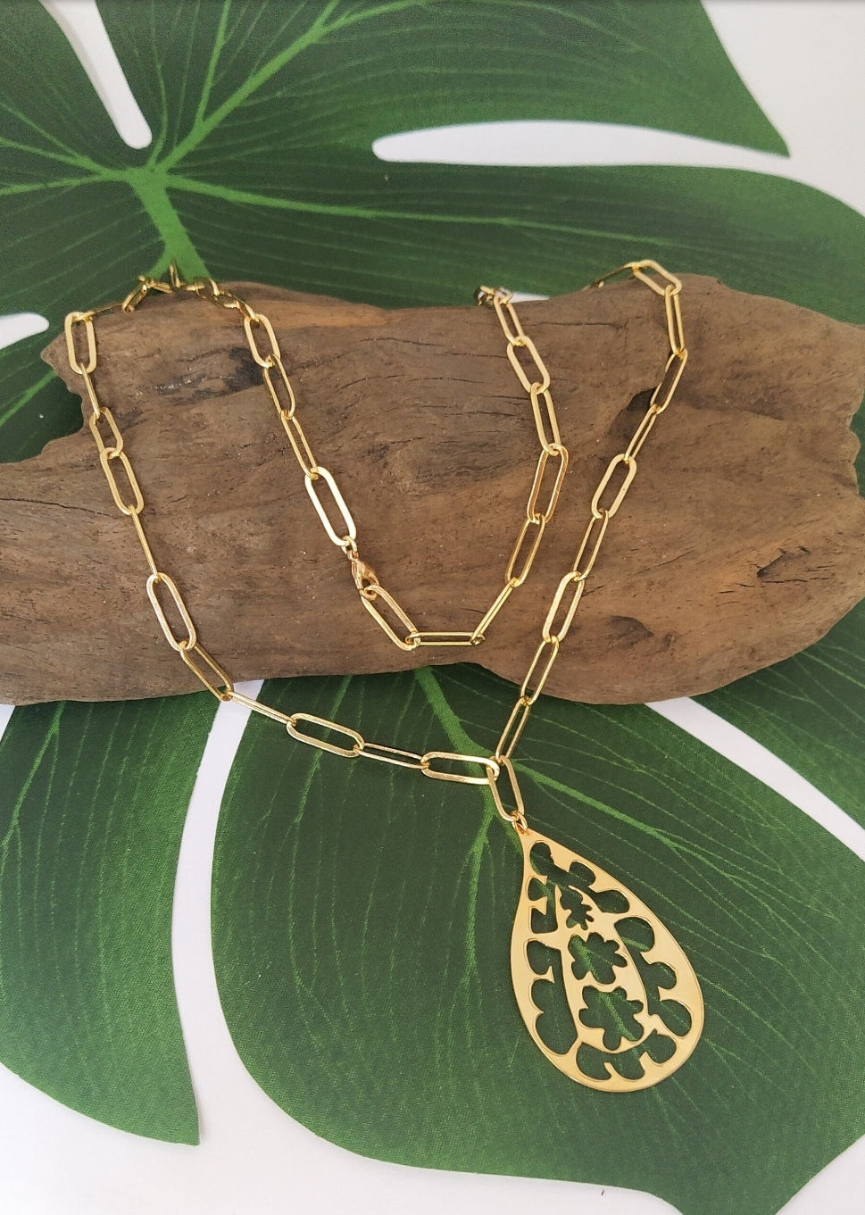 Gold Paisley Necklace. Flourish Collection. Handmade by Ariadna Echenique. Gold plated.