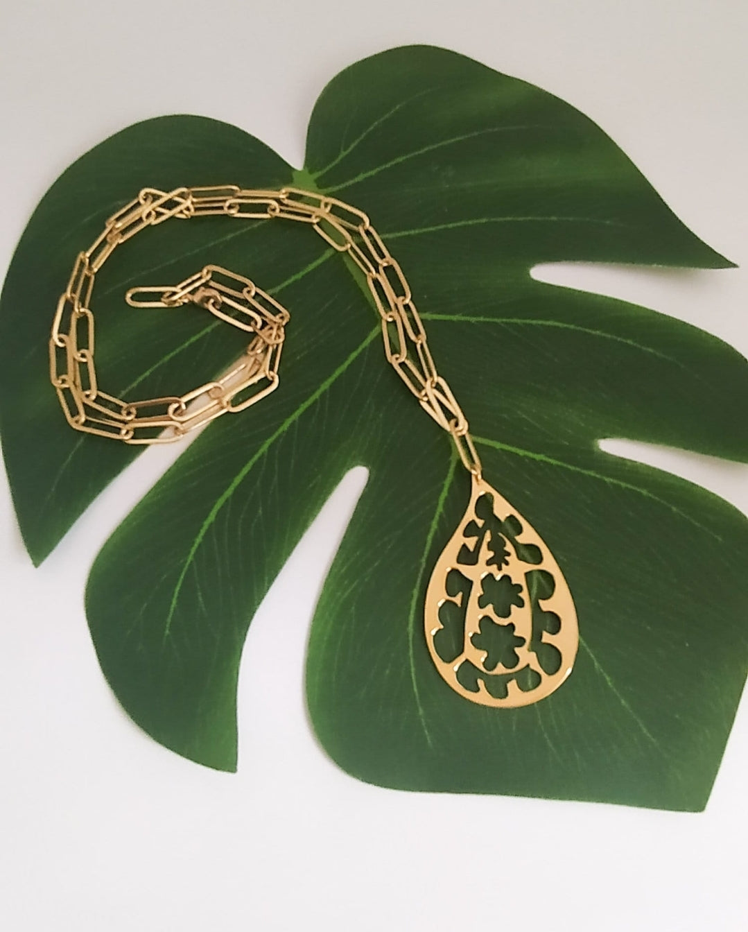 Gold Paisley Necklace. Flourish Collection. Handmade by Ariadna Echenique. Gold plated.
