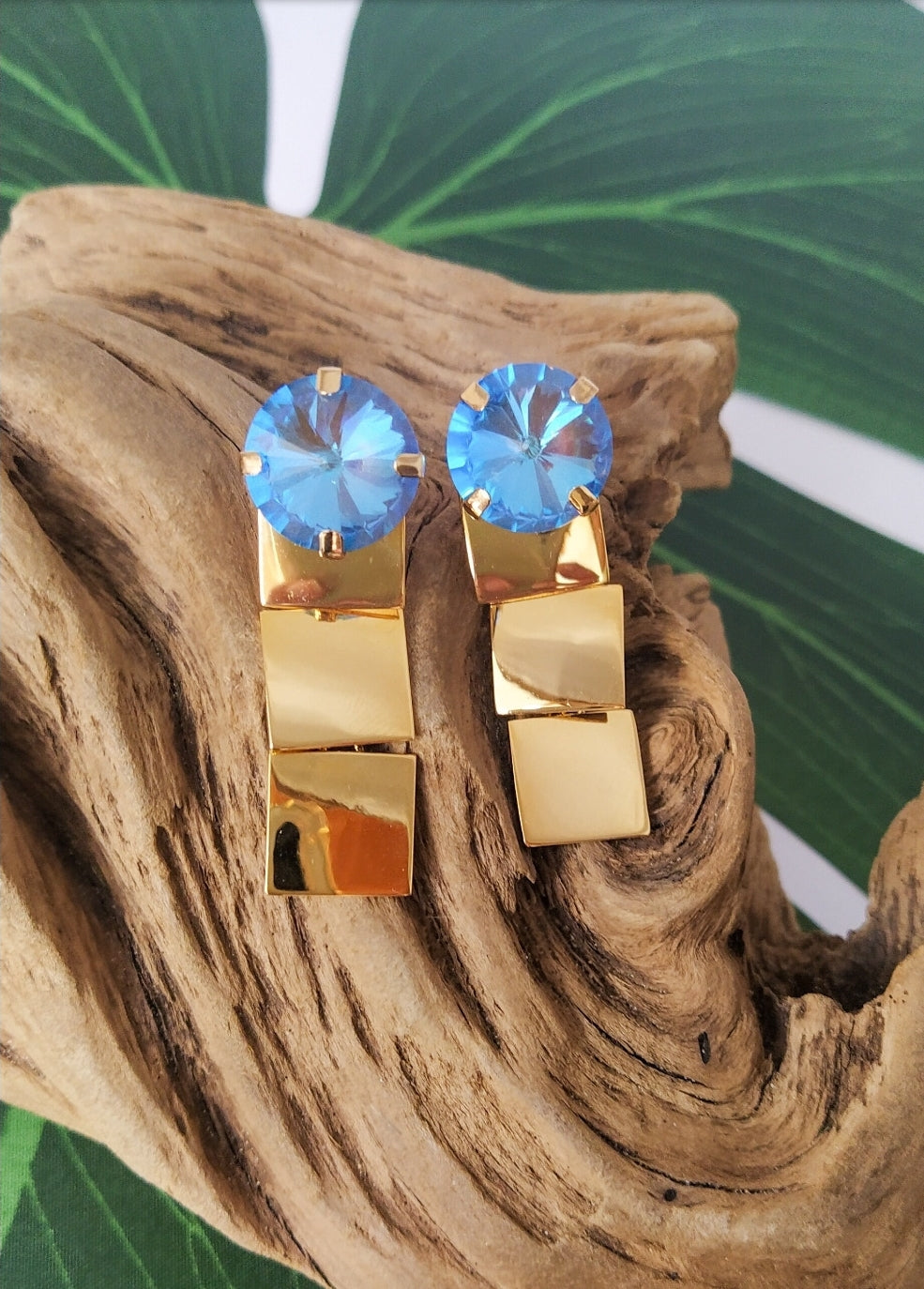 Gold blue crystal 2 in 1 earrings. For special and casual occasions. Flourish Collection. Handmade by Ariadna Echenique. Gold plated