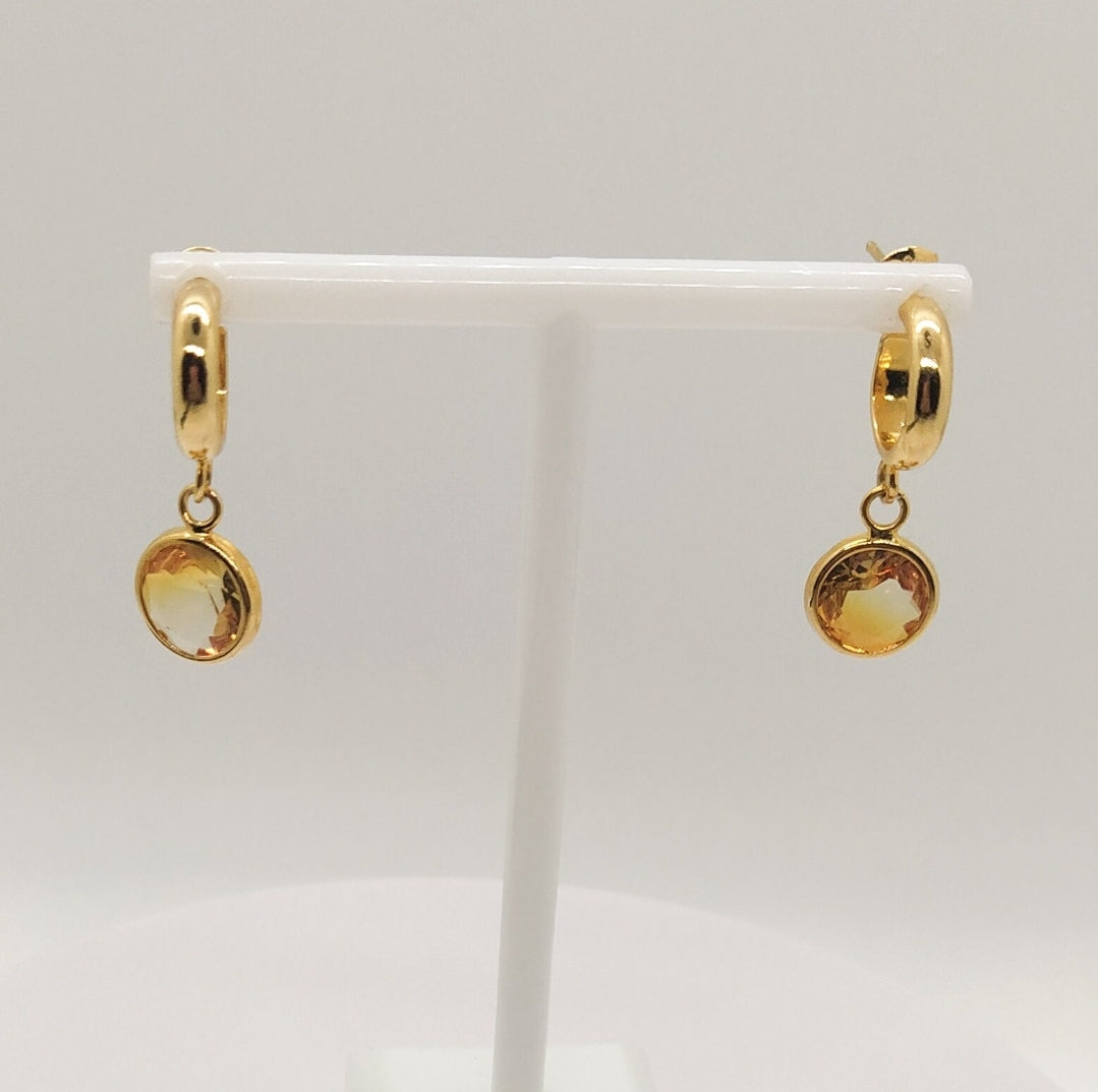 Gold Ambar Crystal Earrings. For special occasions. Flourish Collection. Handmade by Ariadna Echenique. Gold plated