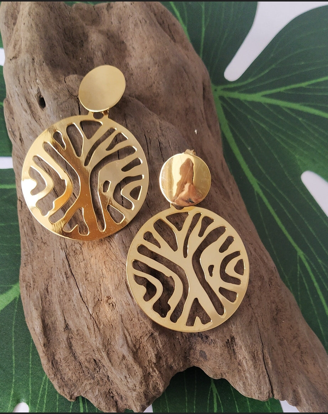 Zebra Gold Earrings. For special occasions. Flourish Collection. Handmade by Ariadna Echenique. Gold plated