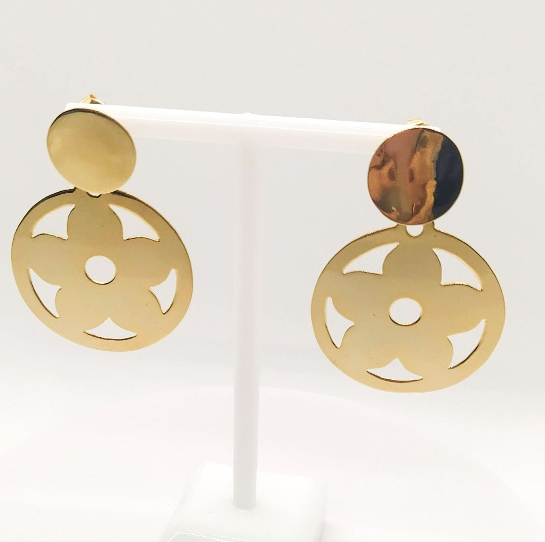 Gold Earrings. For special occasions. Flourish Collection. Handmade.
