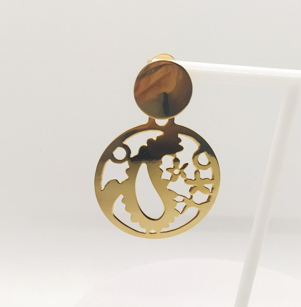 Gold Paisley tendrils earrings. For special occasions, wedding. Flourish Collection. Handmade. Gold plated