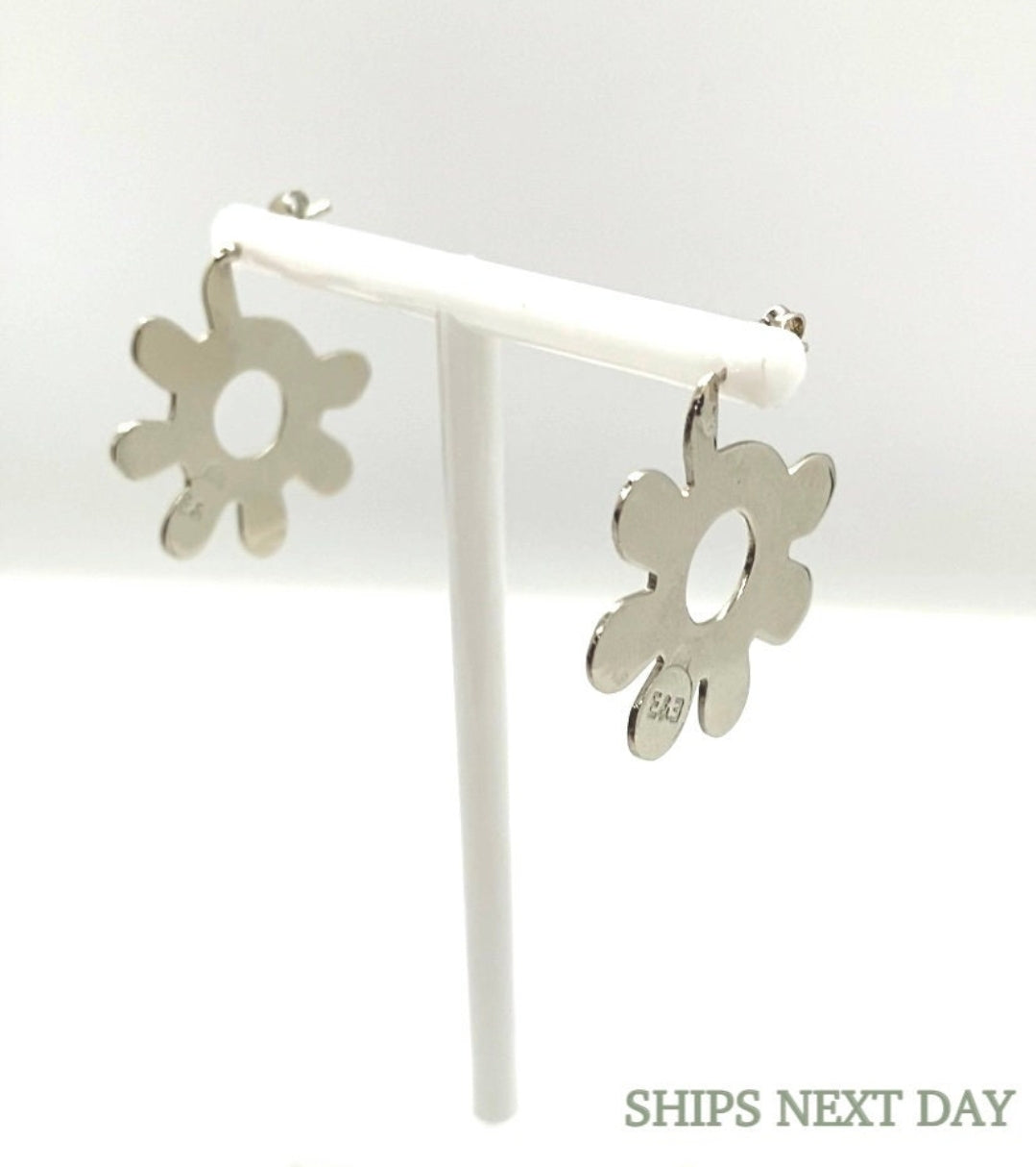 Sunflower earrings. Hand made. Hoop earrings Everyday earrings. Gift for her. Personalized message card included. Ships Next Day