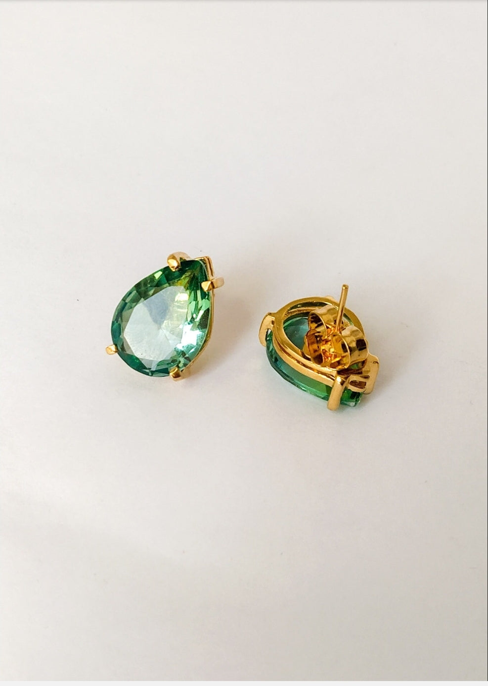 Teardrop Green Crystal Earrings. Gold plated. Top goldsmith handmade cool design. Gift for girlfriend. Bridal Earrings