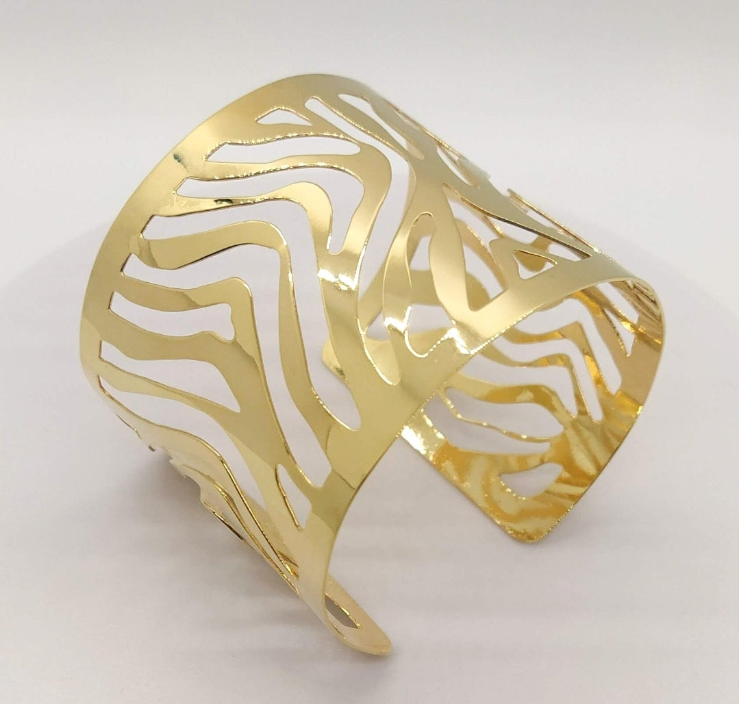 Gold Bracelet. For special occasions. Flourish Collection. Handmade. Gold plated