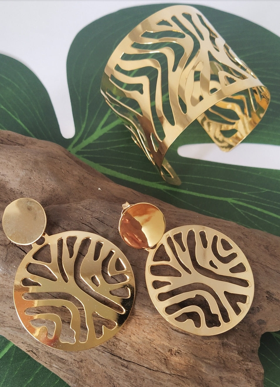 Gold Bracelet. For special occasions. Flourish Collection. Handmade. Gold plated