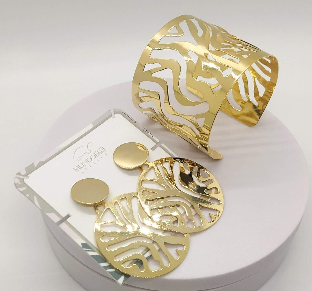 Gold Bracelet. For special occasions. Flourish Collection. Handmade. Gold plated