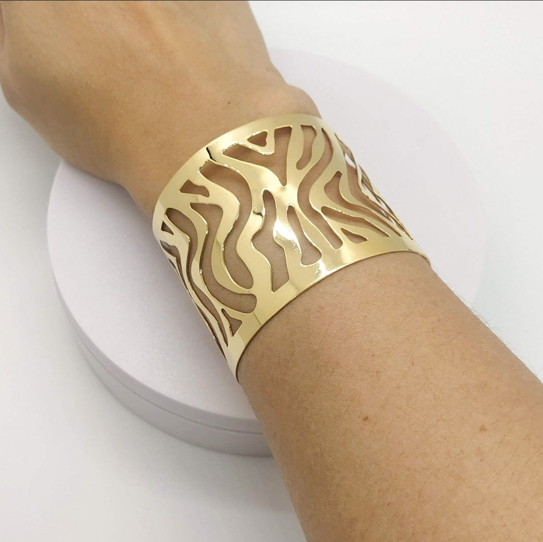 Gold Bracelet. For special occasions. Flourish Collection. Handmade. Gold plated