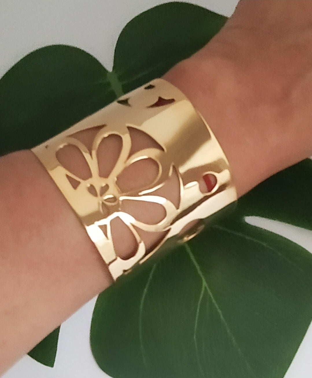 Gold bracelet. For special occasions. Flourish Collection. Handmade. Silver plated