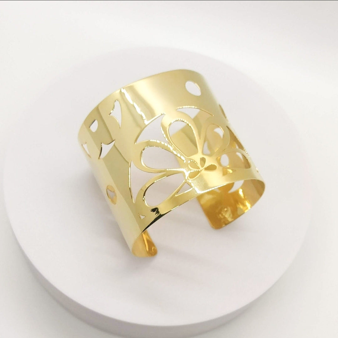 Gold bracelet. For special occasions. Flourish Collection. Handmade. Silver plated