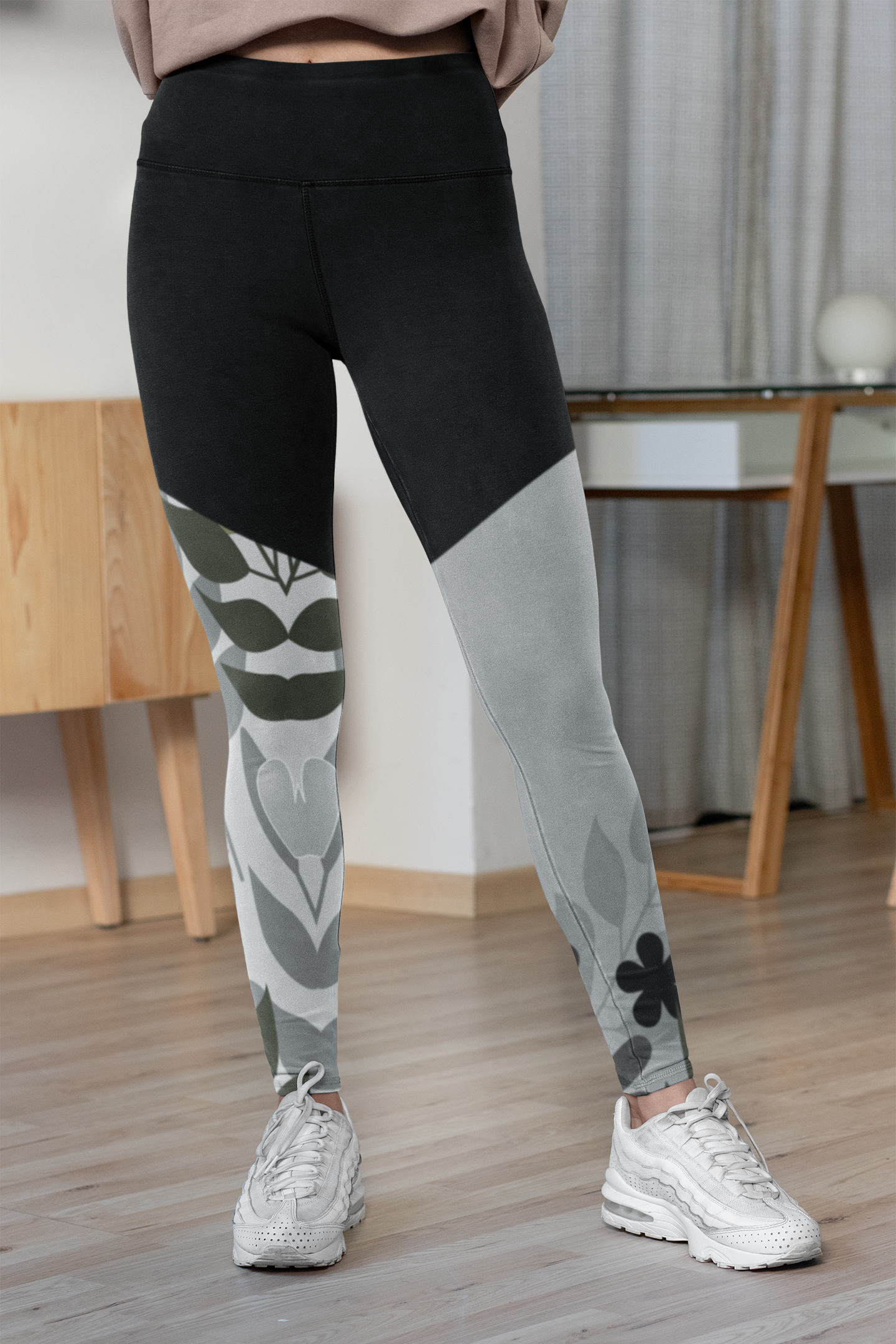 Black & Gray Sports Leggings. 1977 collection MundoE&E