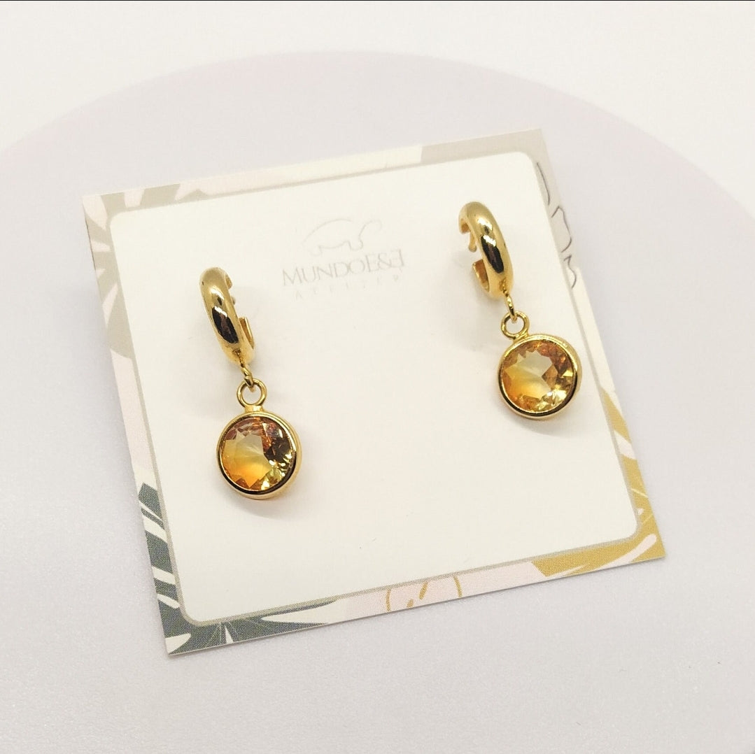 Gold Ambar Crystal Earrings. For special occasions. Flourish Collection. Handmade by Ariadna Echenique. Gold plated