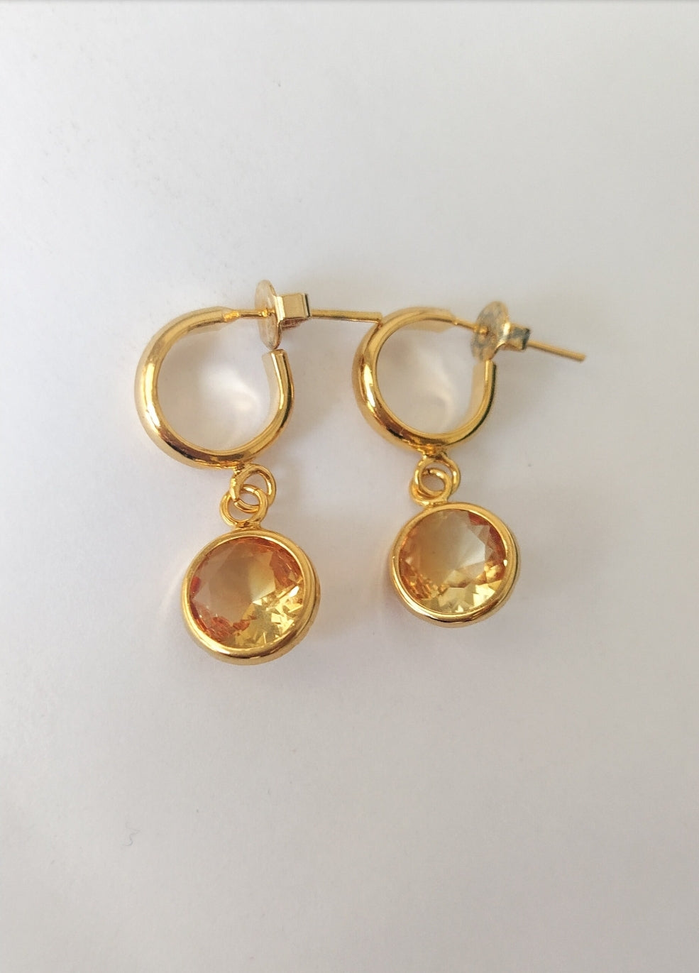 Gold Ambar Crystal Earrings. For special occasions. Flourish Collection. Handmade by Ariadna Echenique. Gold plated